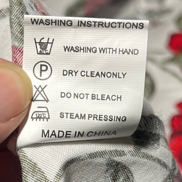 Dressystar Women’s Dress. White base with Red Roses. Summer floral. 3XL NWT - Picture 5 of 7